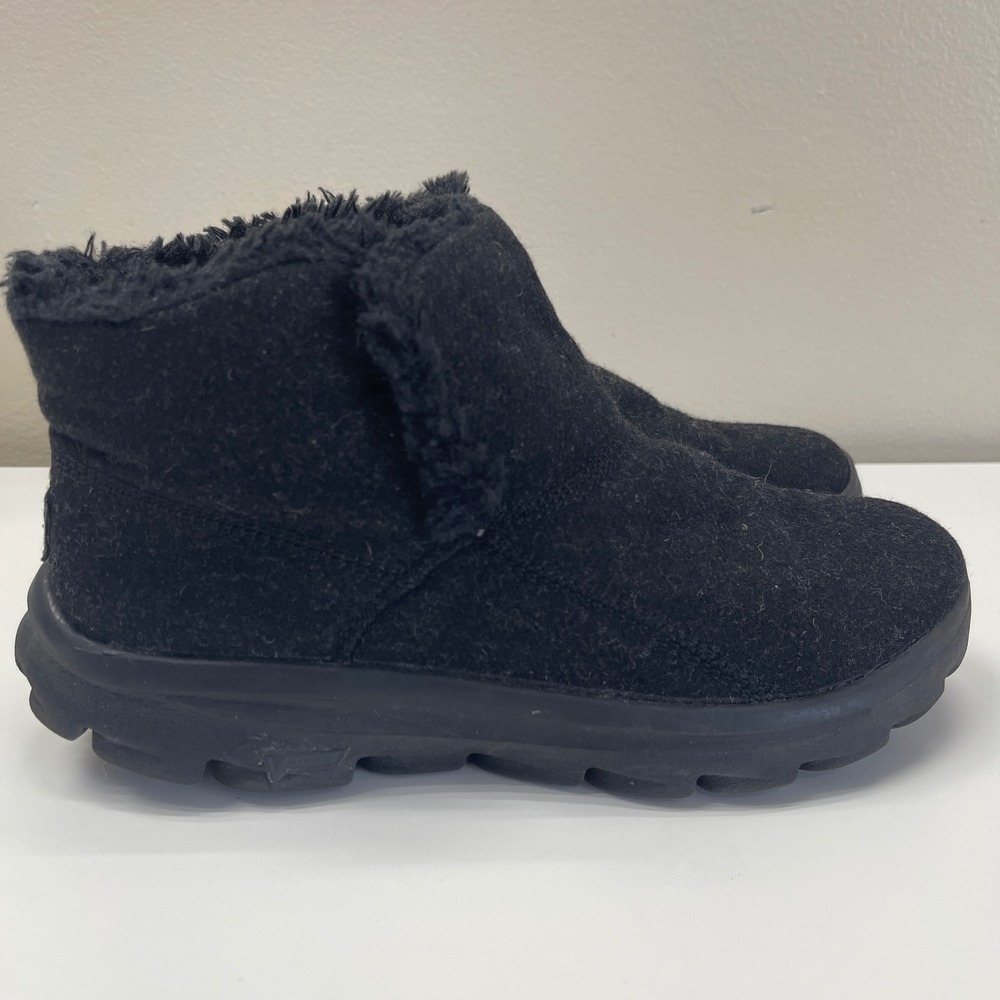 Skechers On-the-GO Move Chugga Boots Womens 8 Black Pull On Faux Fur Ankle 13832